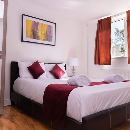 Alexandra Contractor House - Free Parking For Large Vans, Free Wifi & Netflix By Firoz Property Management Aldershot Kültér fotó
