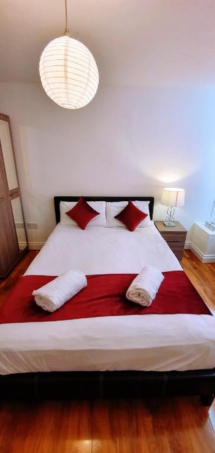 Alexandra Contractor House - Free Parking For Large Vans, Free Wifi & Netflix By Firoz Property Management Aldershot Kültér fotó