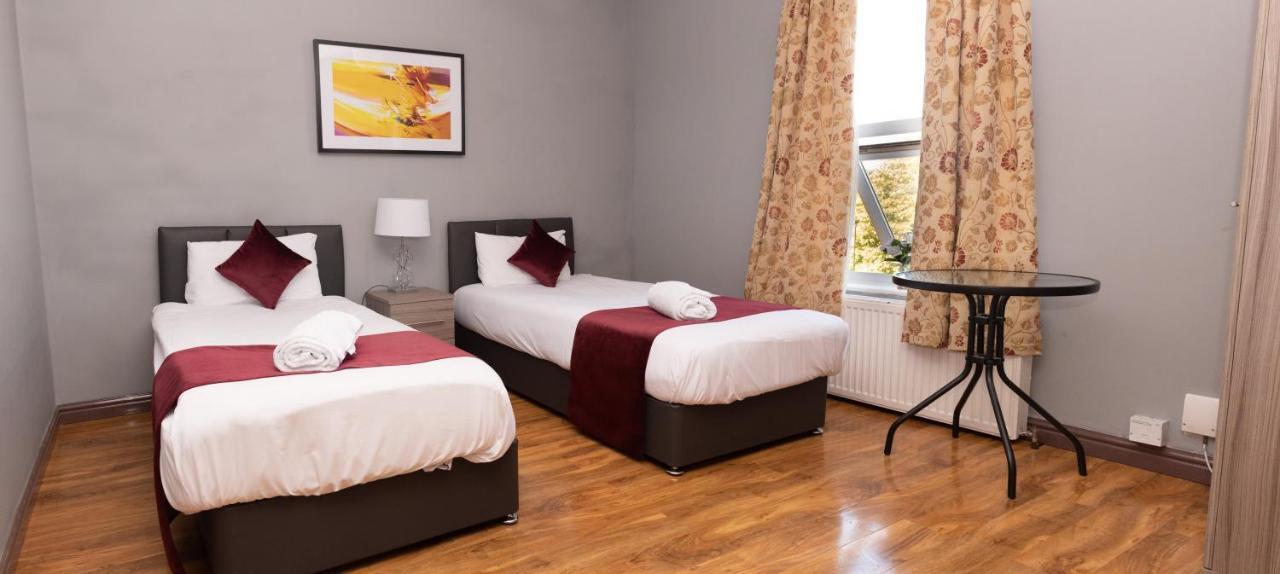 Alexandra Contractor House - Free Parking For Large Vans, Free Wifi & Netflix By Firoz Property Management Aldershot Kültér fotó